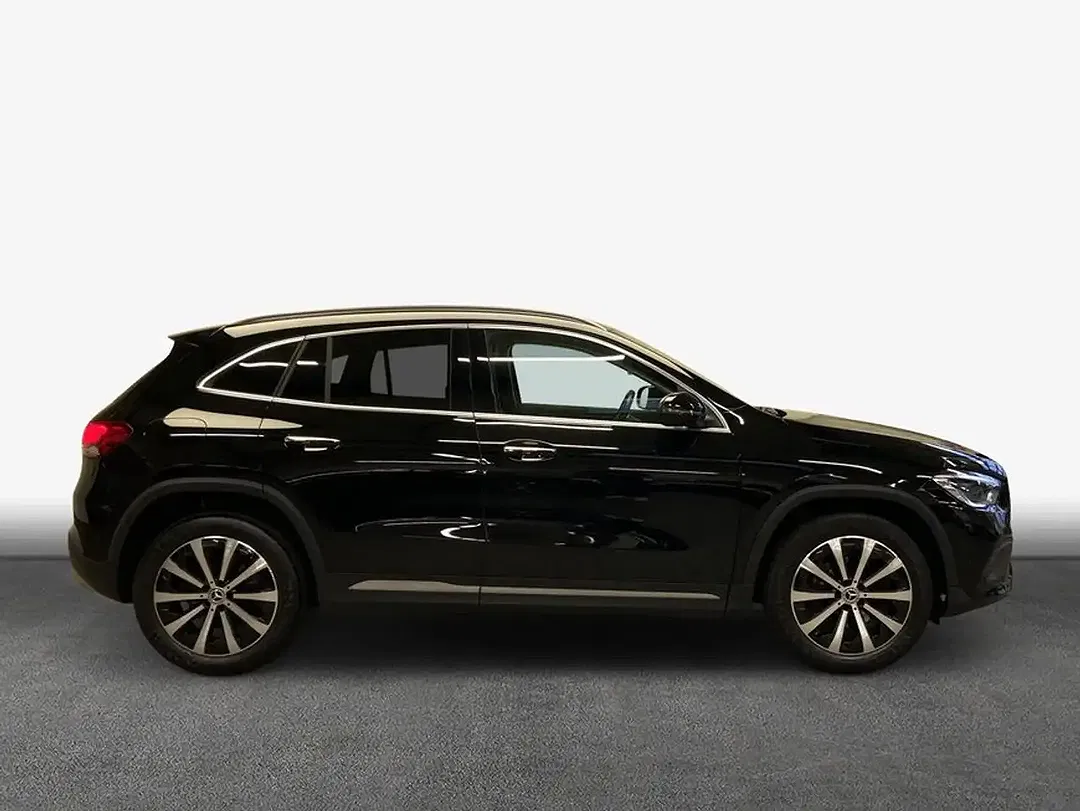 Mercedes-Benz GLA 250 - Thumbnail 4