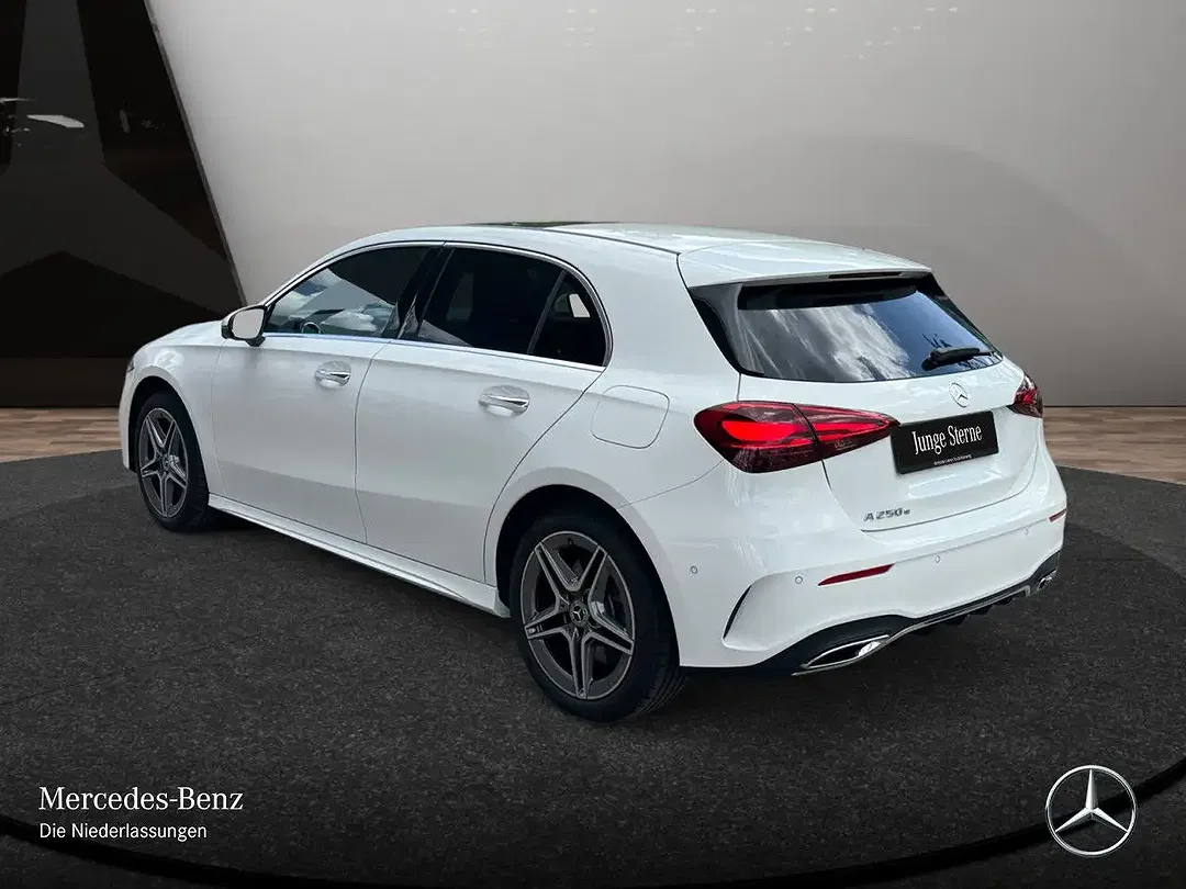 Mercedes-Benz A 250 - Thumbnail 9