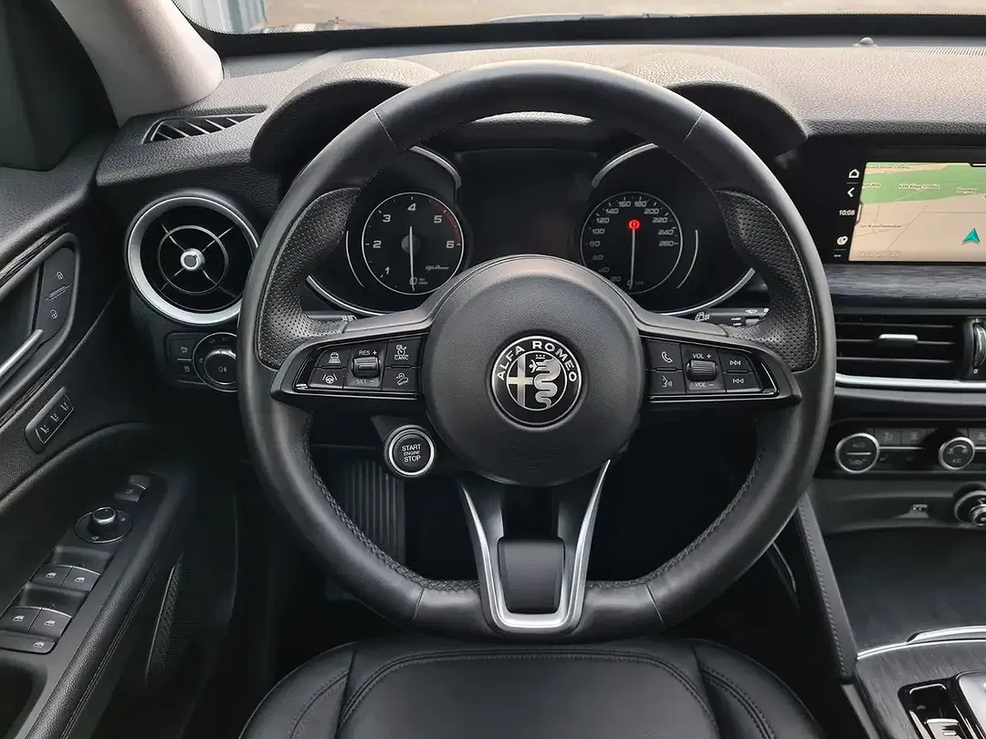 Alfa Romeo Stelvio - Thumbnail 10