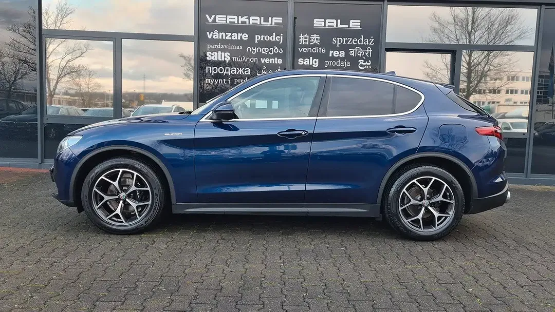 Alfa Romeo Stelvio - Thumbnail 4