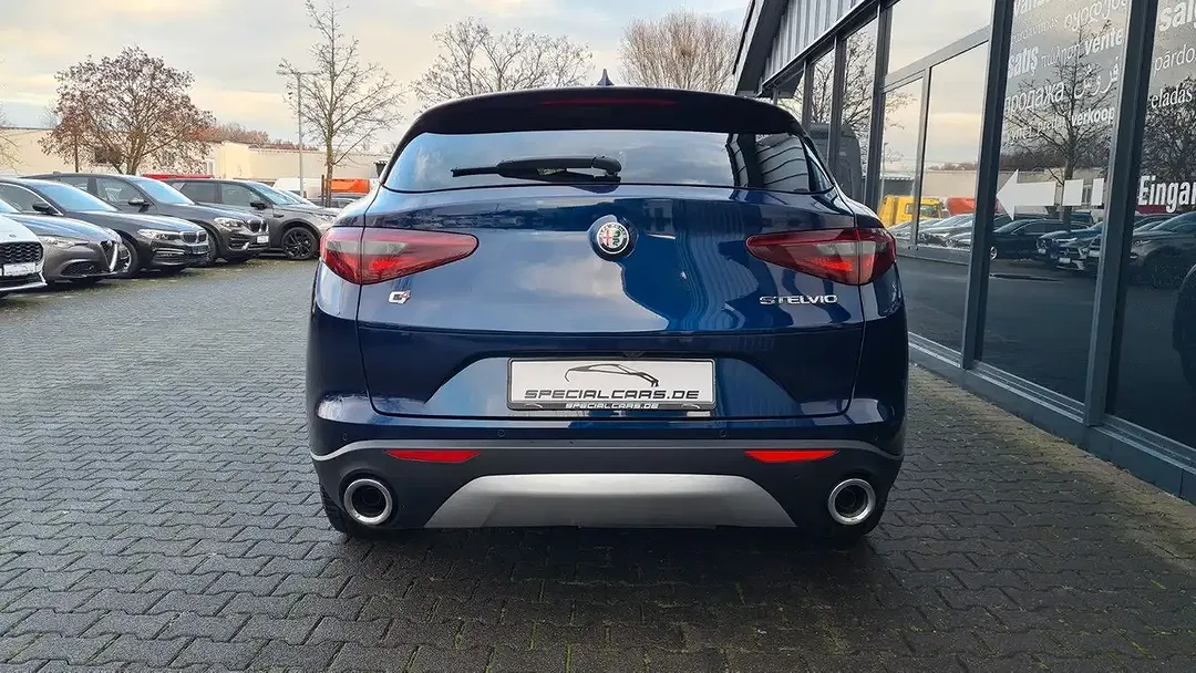 Alfa Romeo Stelvio - Thumbnail 6