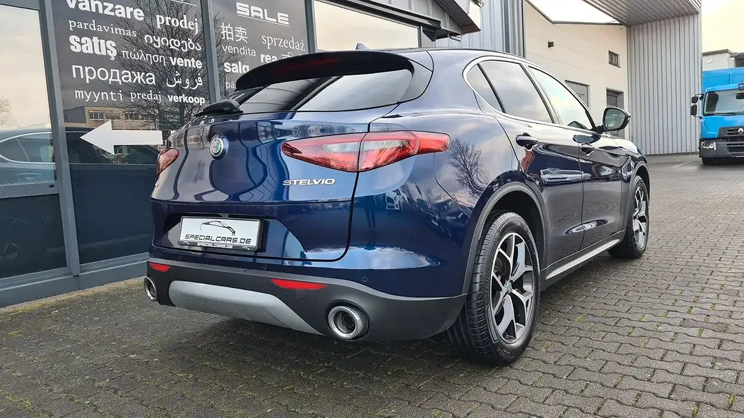 Alfa Romeo Stelvio - Thumbnail 7