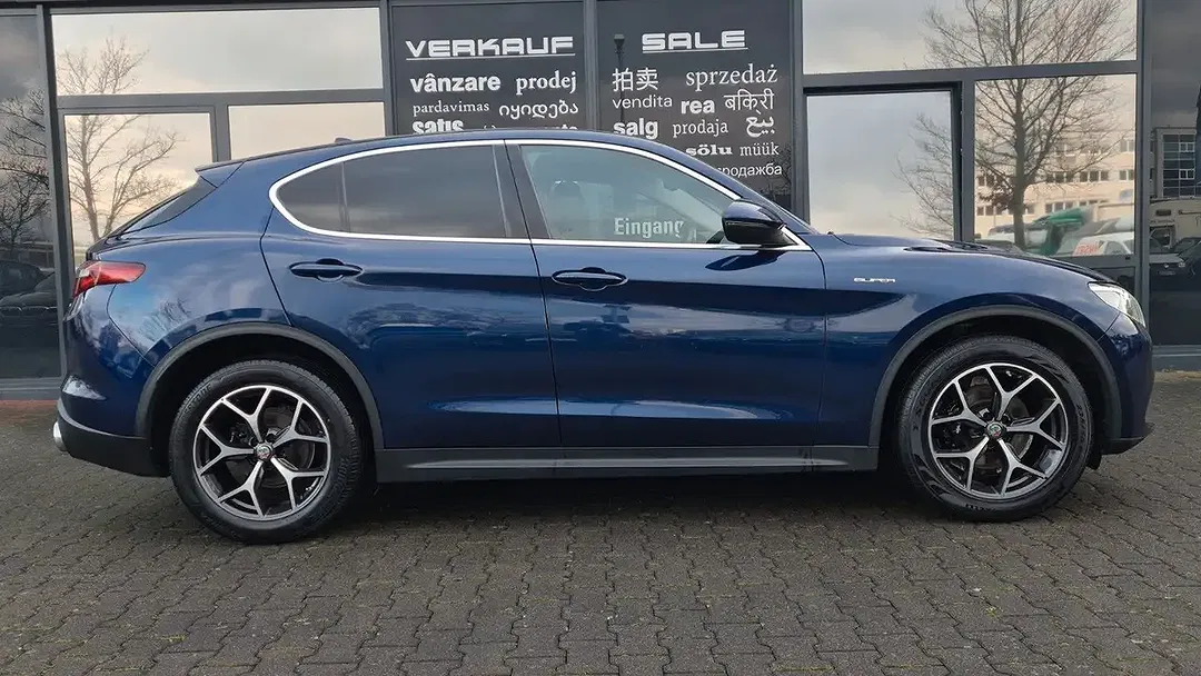 Alfa Romeo Stelvio - Thumbnail 8