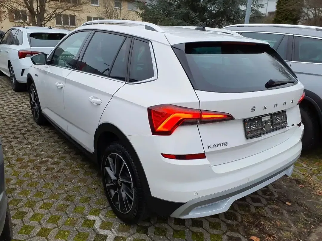Skoda Kamiq - Thumbnail 3