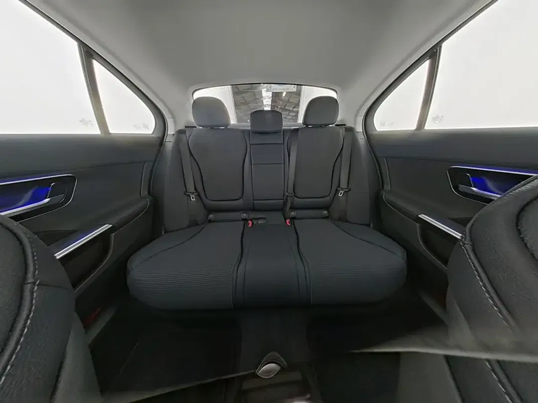Mercedes-Benz C 200 - Thumbnail 8