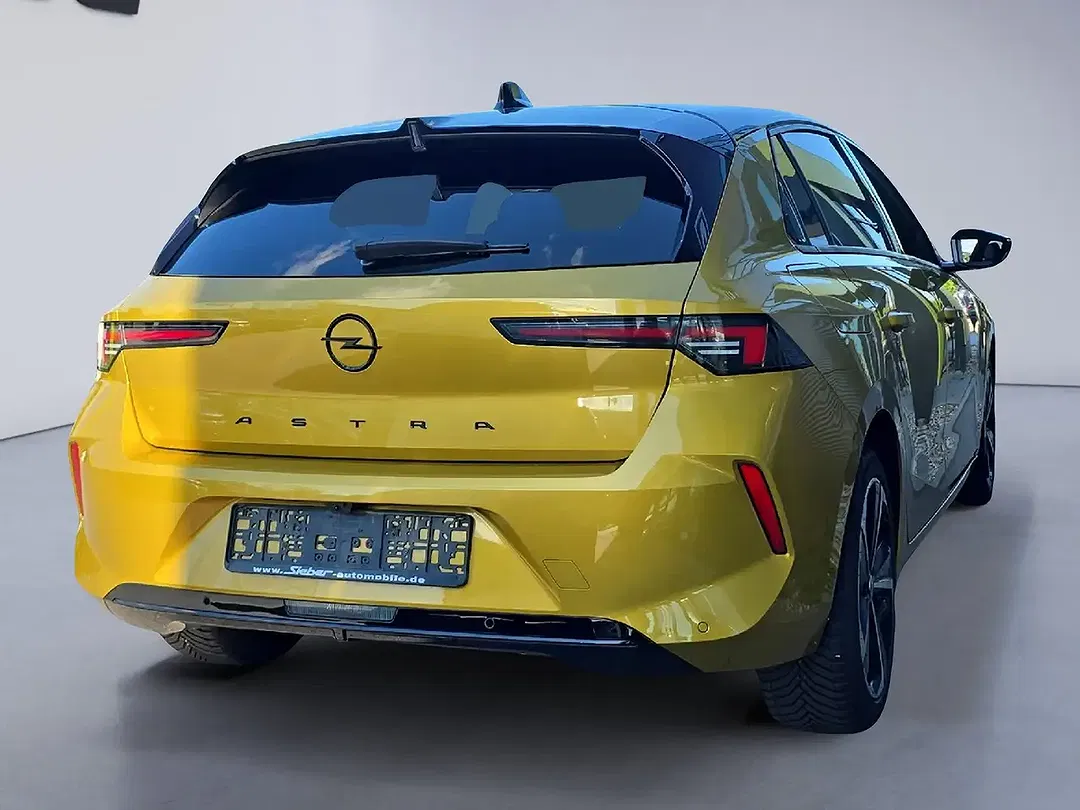 Opel Astra - Thumbnail 3