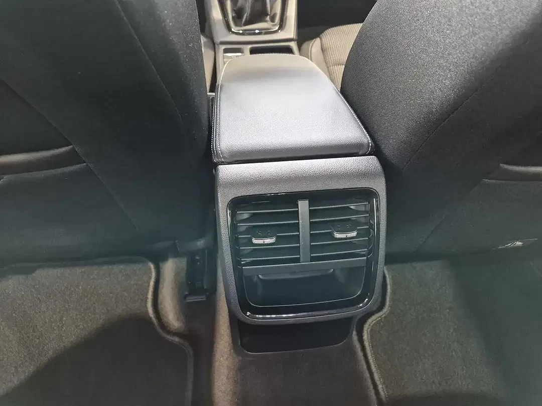 Skoda Octavia - Thumbnail 13