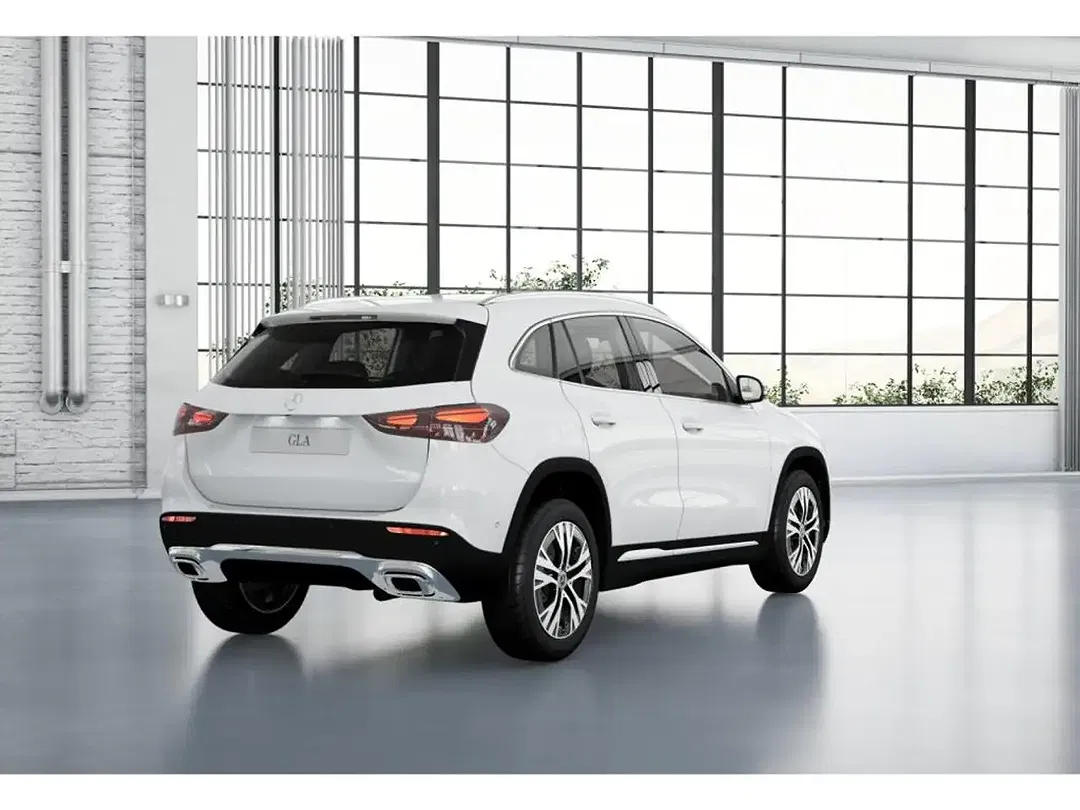 Mercedes-Benz GLA 220 - Thumbnail 3
