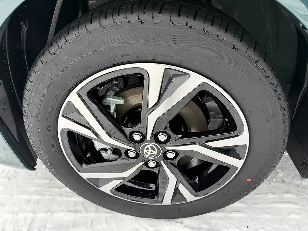Toyota Yaris - Thumbnail 10