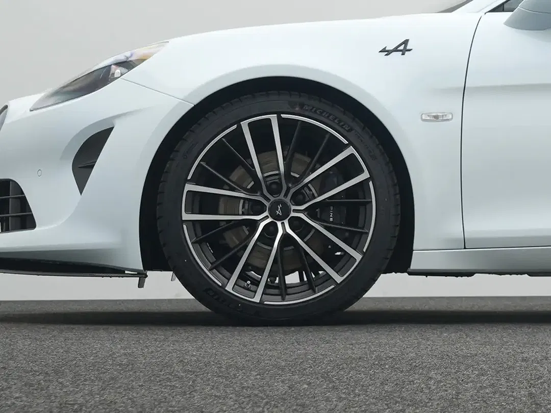 Alpine A110 - Thumbnail 7