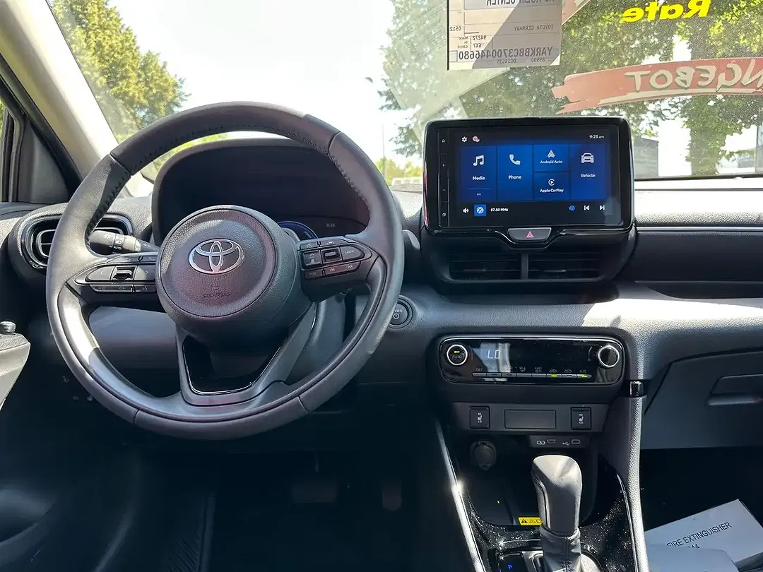 Toyota Yaris - Thumbnail 10