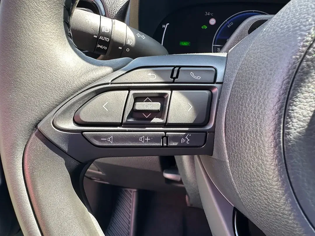 Toyota Yaris - Thumbnail 8