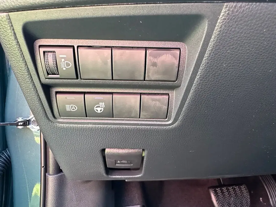 Toyota Yaris - Thumbnail 9