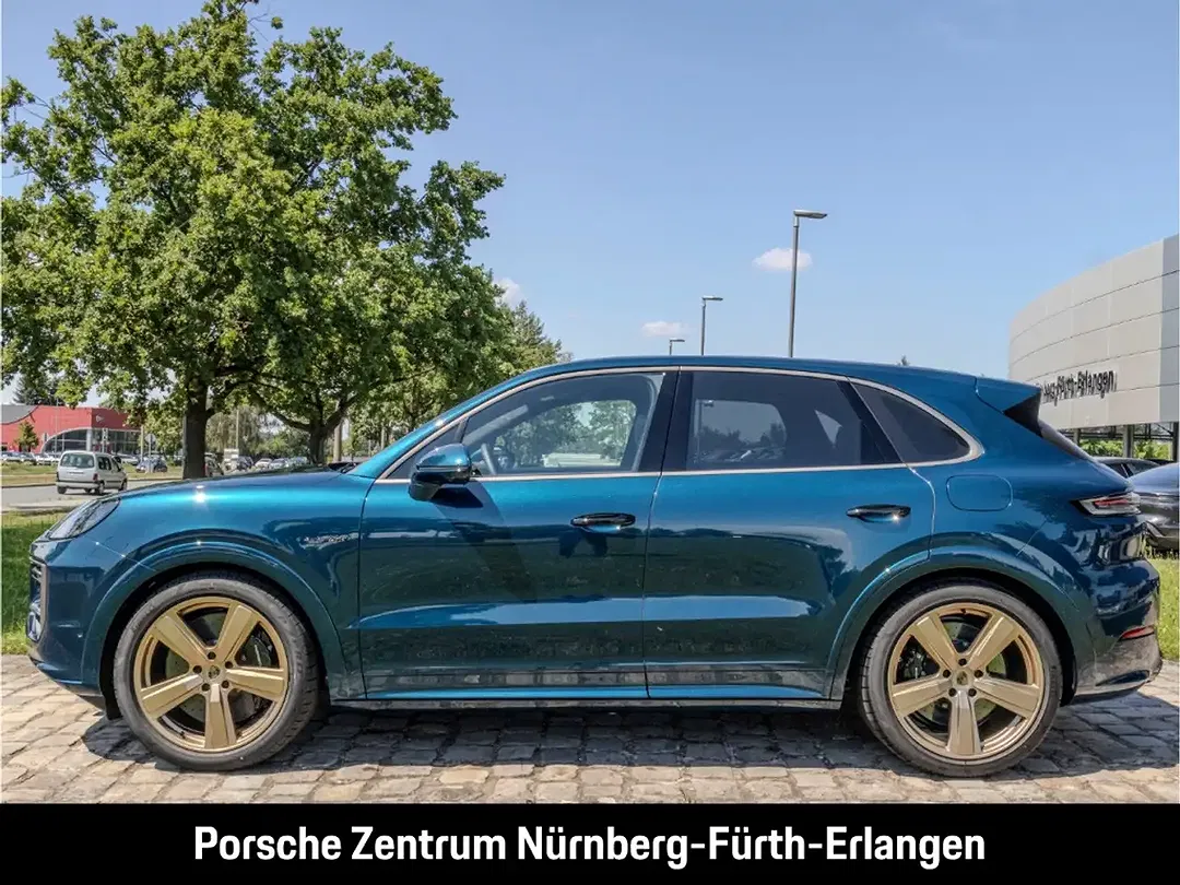 Porsche Cayenne - Thumbnail 2