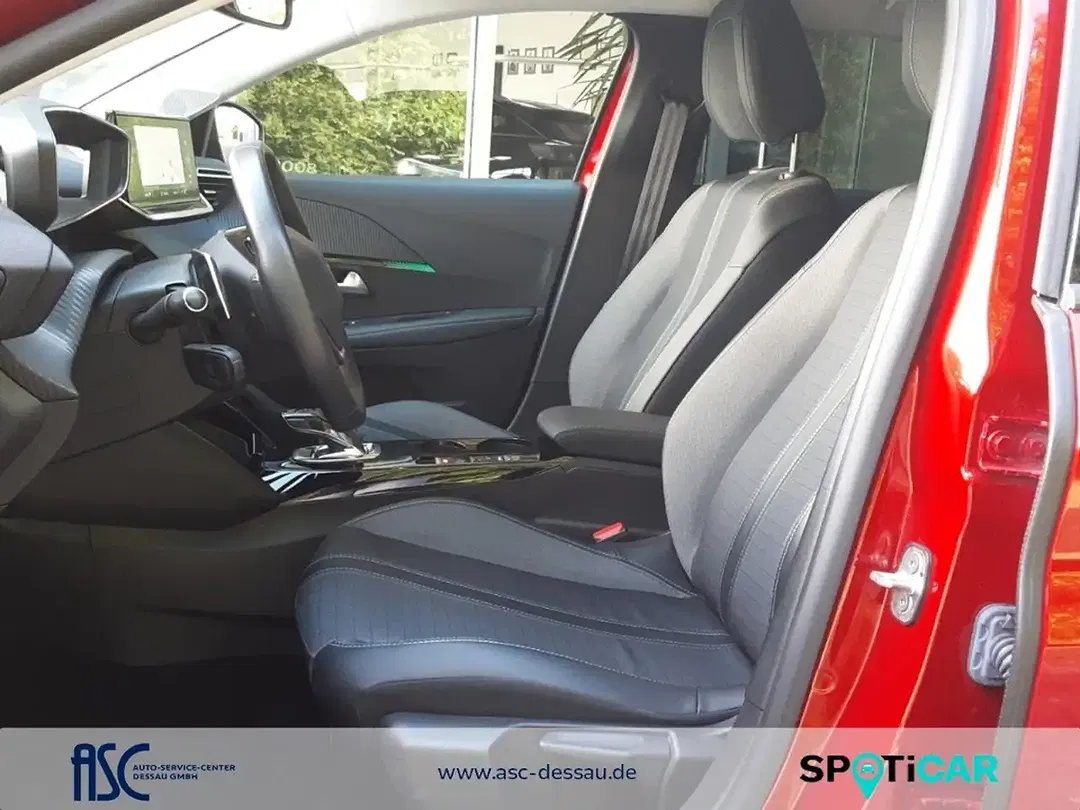 Peugeot 208 - Thumbnail 11