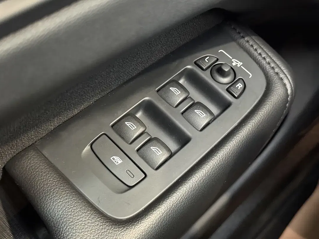 Volvo XC60 - Thumbnail 15