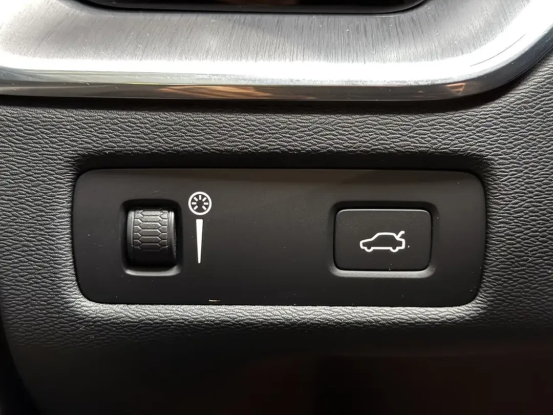 Volvo XC60 - Thumbnail 16