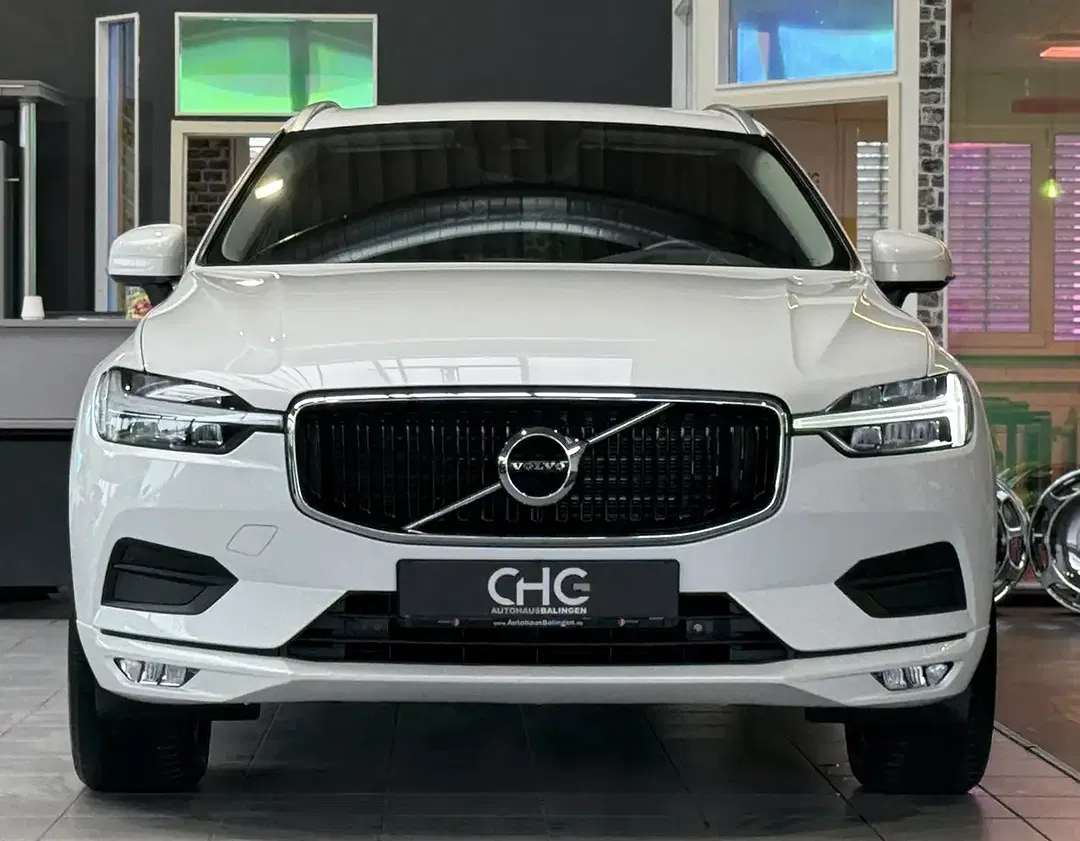 Volvo XC60 Momentum - foto 2