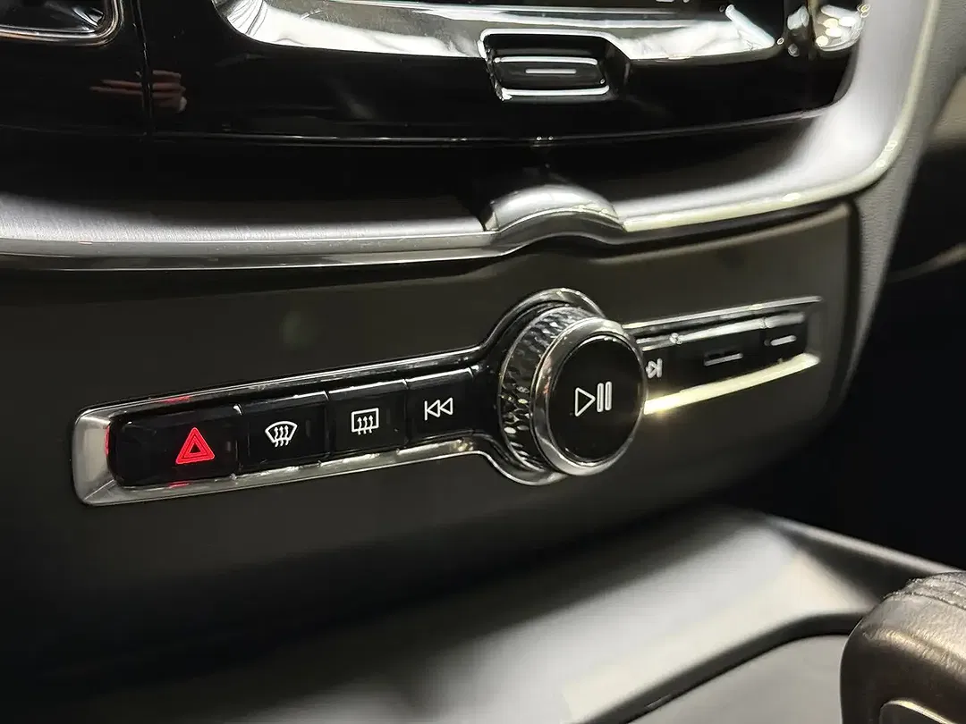 Volvo XC60 - Thumbnail 26