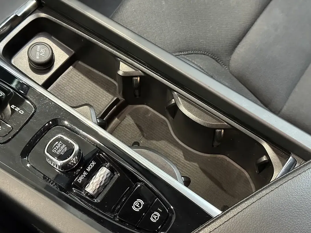 Volvo XC60 - Thumbnail 30
