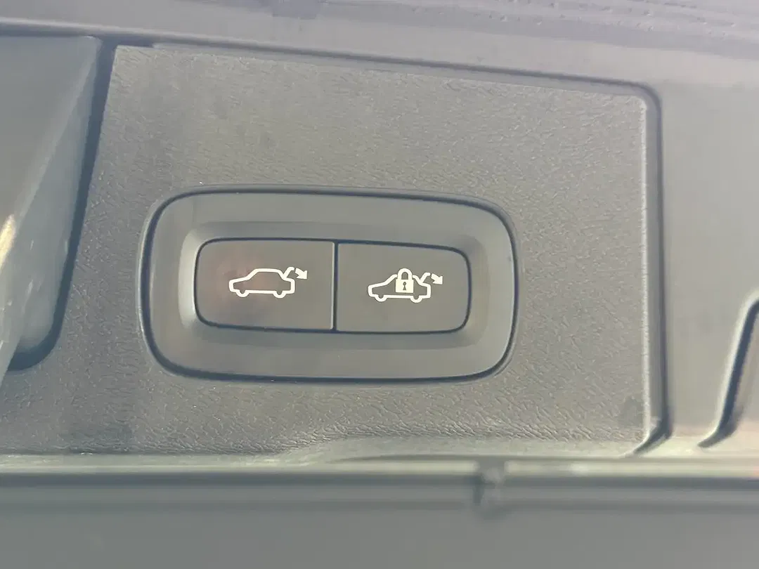 Volvo XC60 - Thumbnail 32