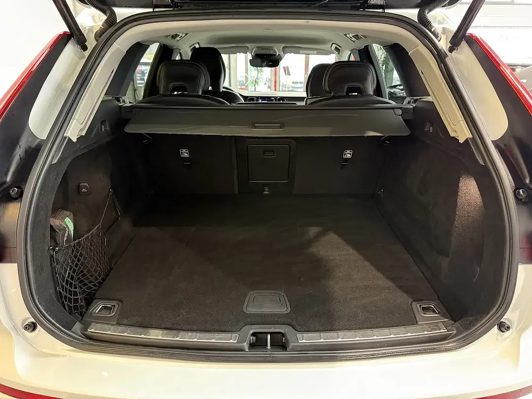 Volvo XC60 Momentum - foto 33