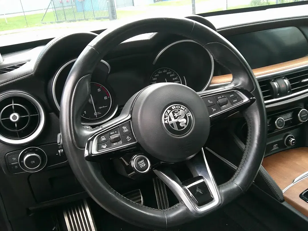 Alfa Romeo Stelvio - Thumbnail 7