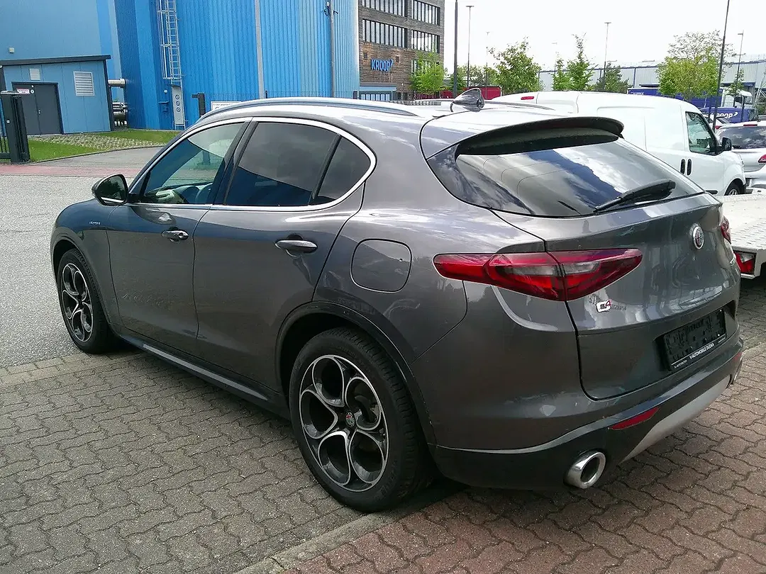 Alfa Romeo Stelvio - Thumbnail 5