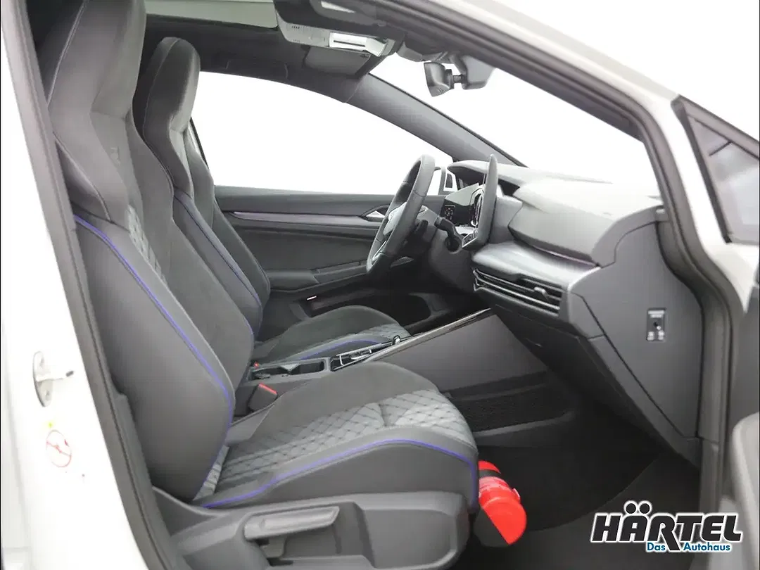 Volkswagen Golf - Thumbnail 5