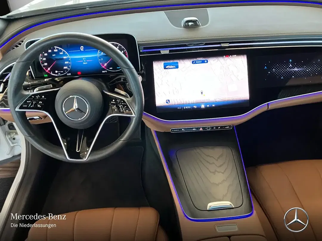 Mercedes-Benz E 200 - Thumbnail 12