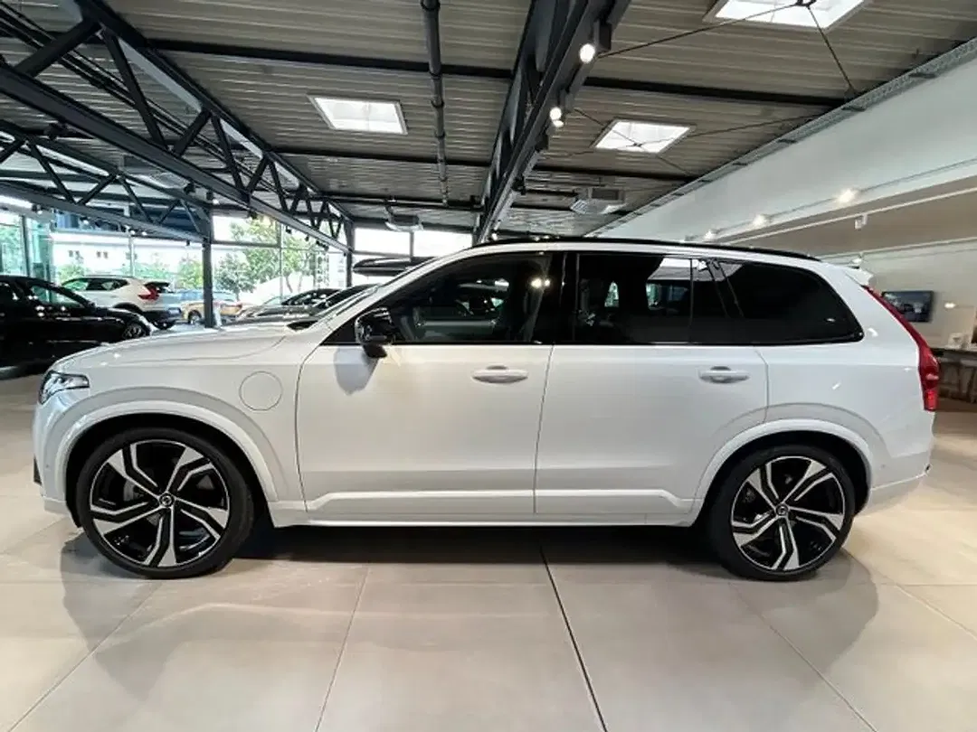 Volvo XC90 - Thumbnail 2