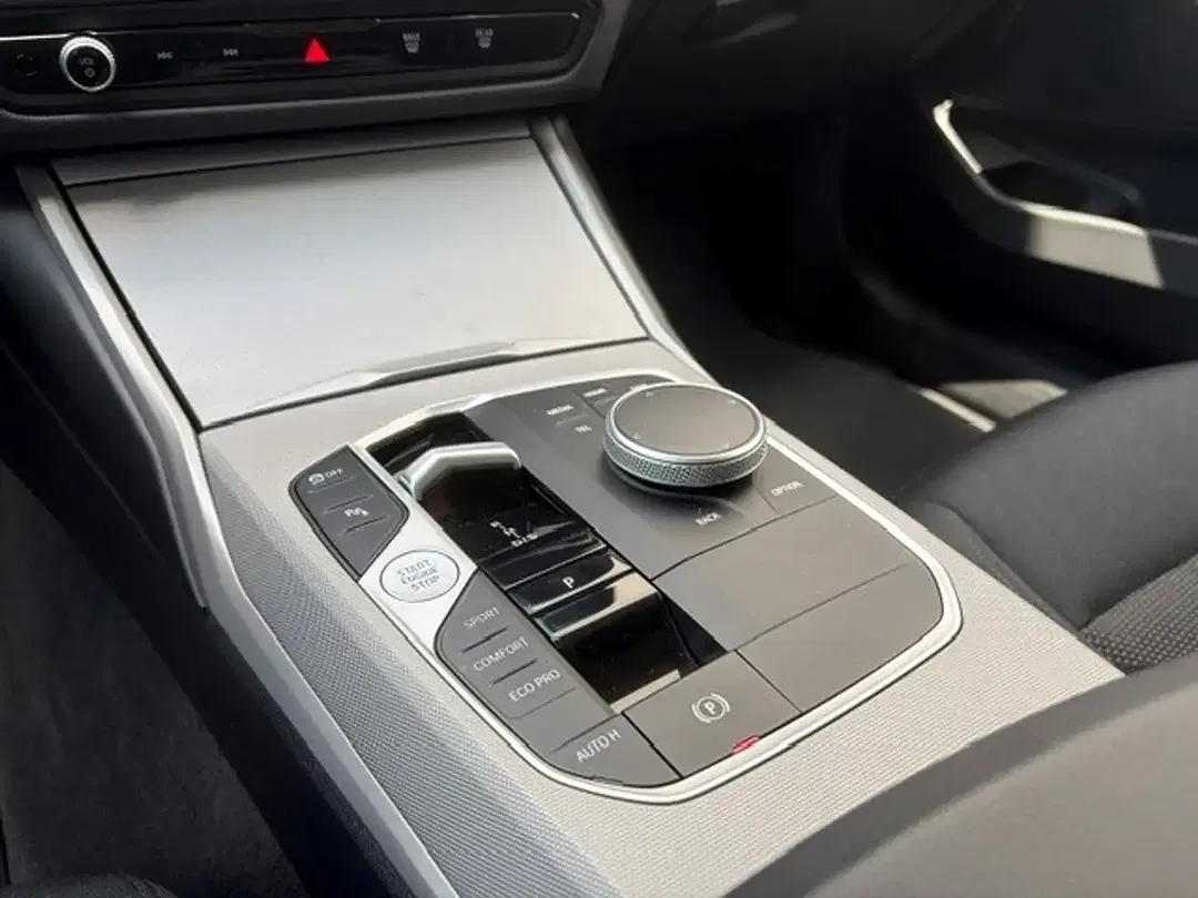 BMW 320 - Thumbnail 10
