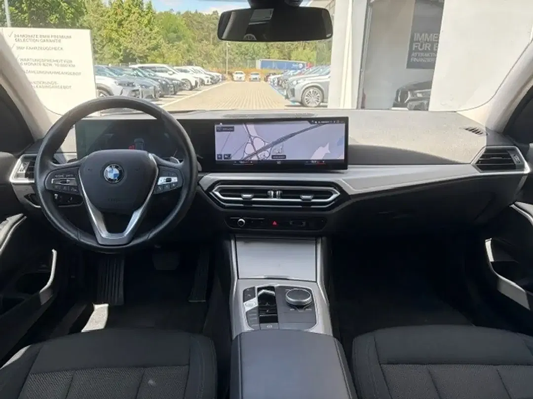 BMW 320 - Thumbnail 8