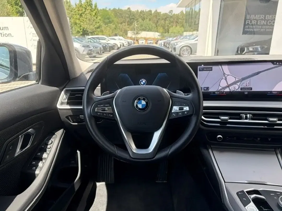 BMW 320 - Thumbnail 9