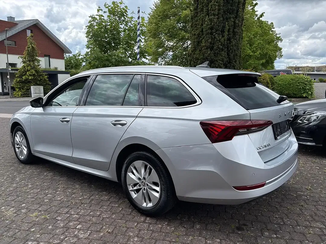 Skoda Octavia - Thumbnail 5