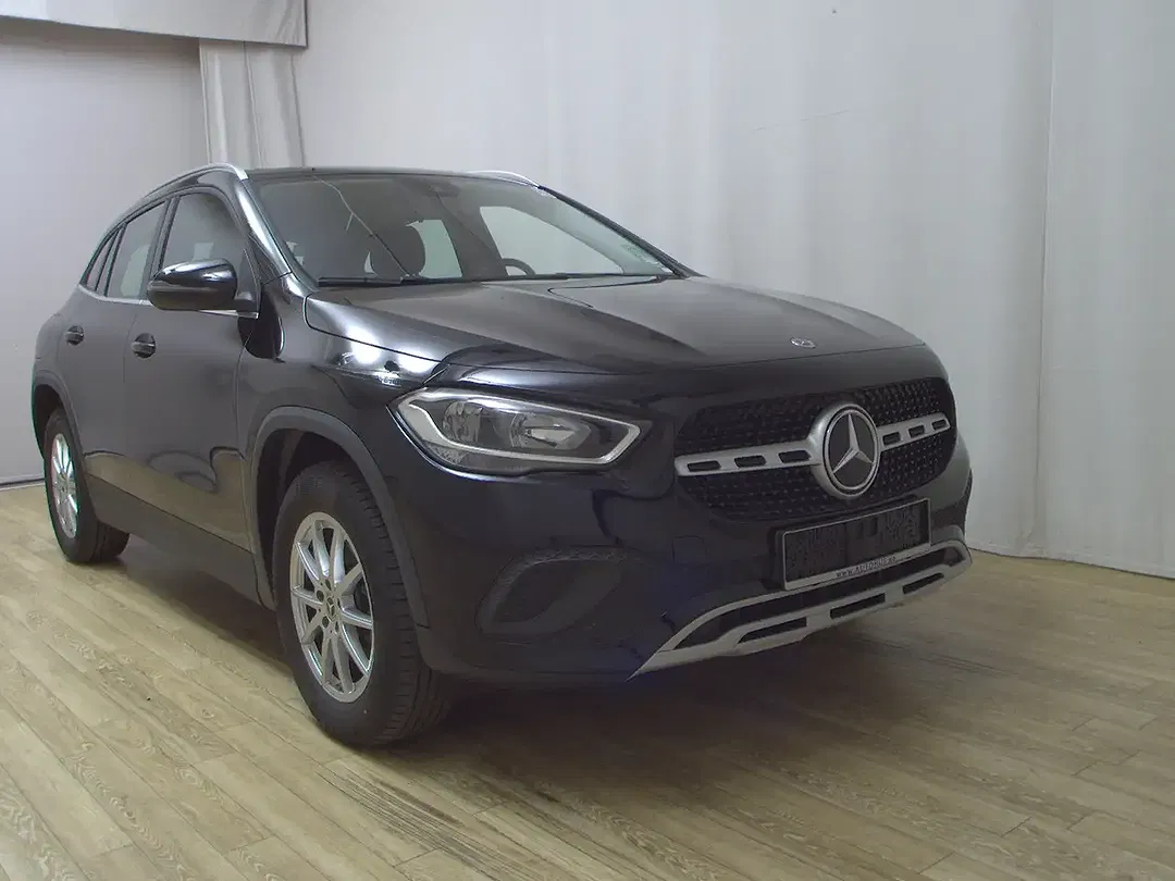 Mercedes-Benz GLA 250 - Thumbnail 3