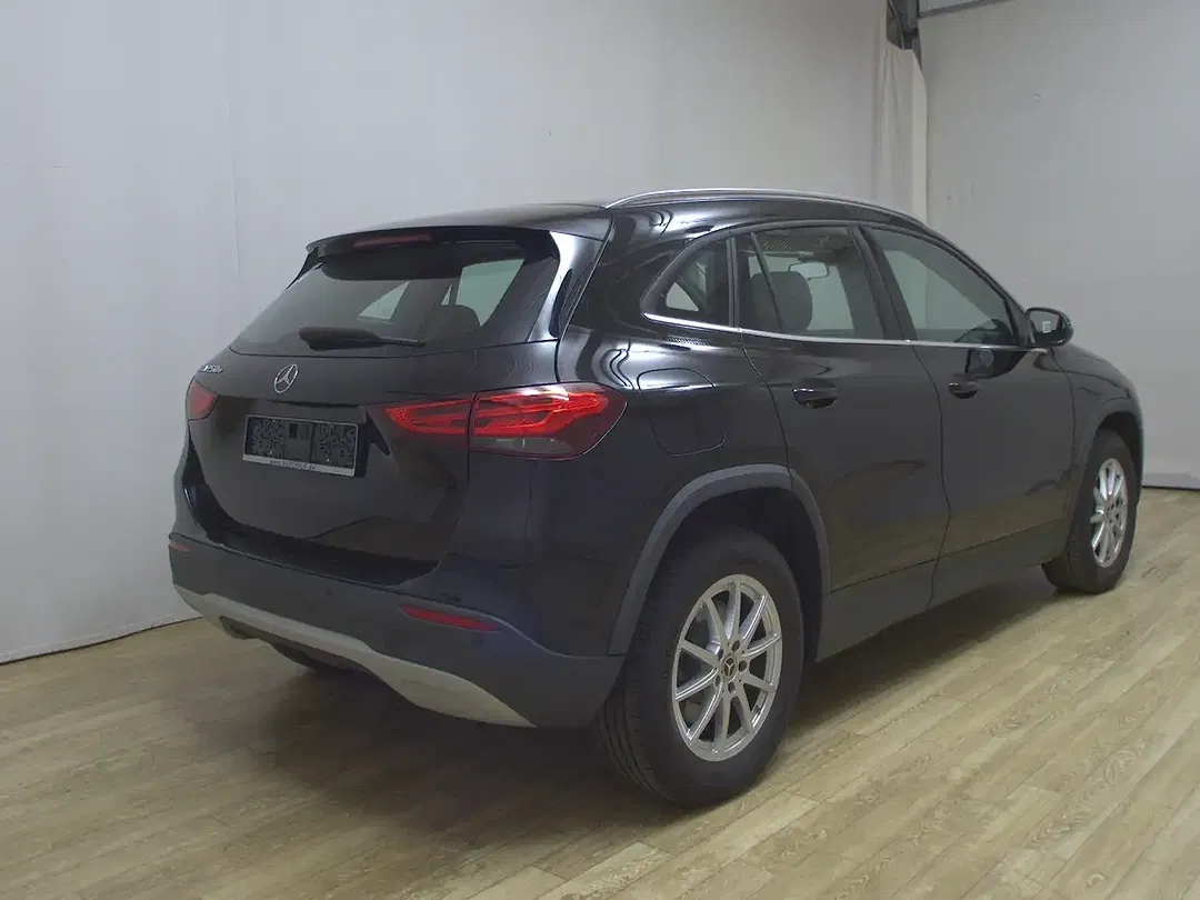 Mercedes-Benz GLA 250 - Thumbnail 4