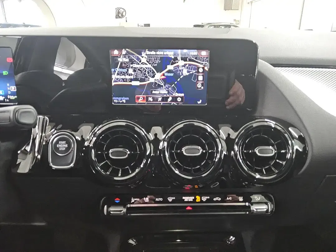Mercedes-Benz GLA 250 - Thumbnail 7