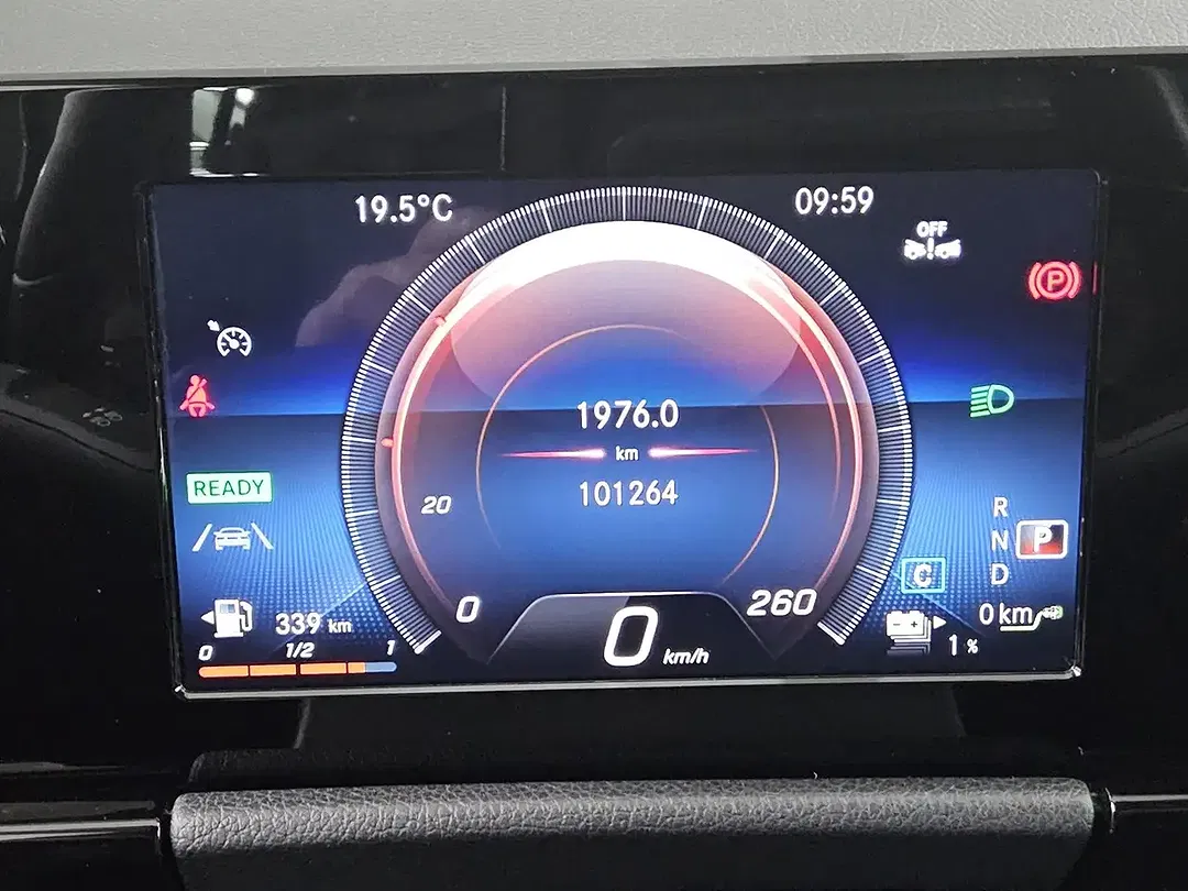 Mercedes-Benz GLA 250 - Thumbnail 8