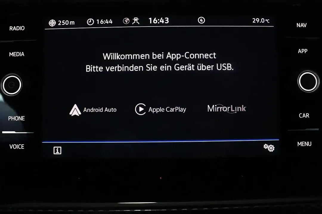 Volkswagen Taigo - Thumbnail 8
