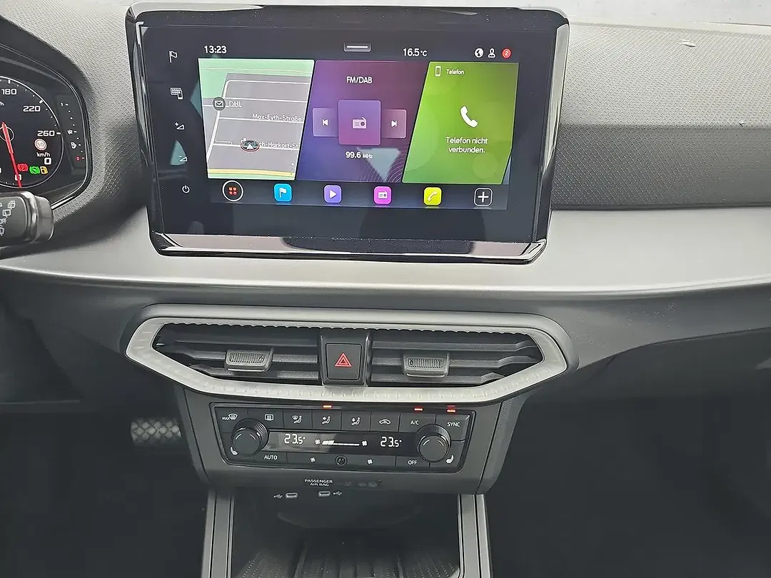 SEAT Arona - Thumbnail 12