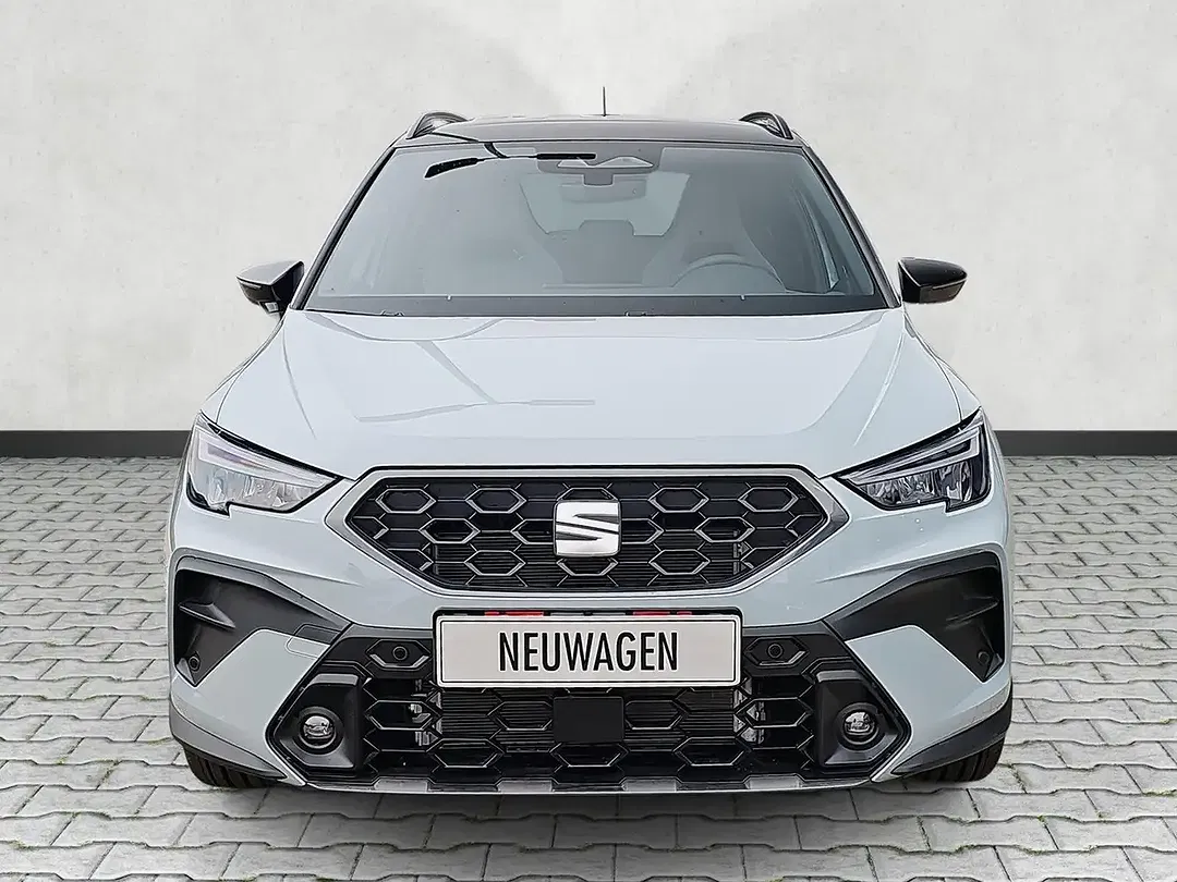 SEAT Arona - Thumbnail 2