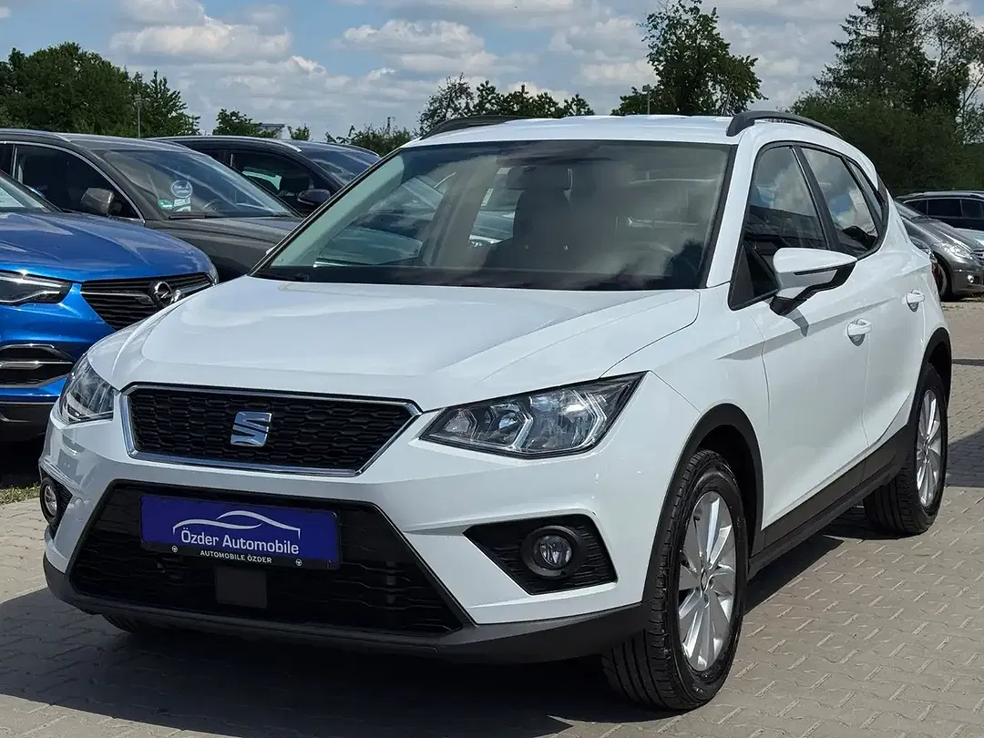 SEAT Arona - Thumbnail 3