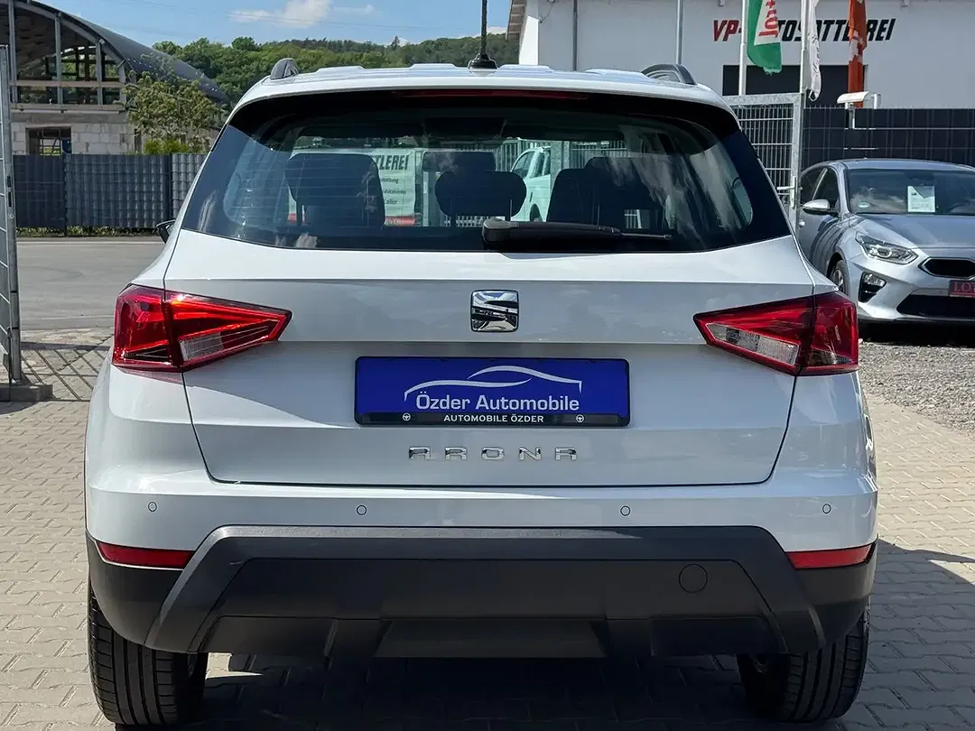 SEAT Arona - Thumbnail 4