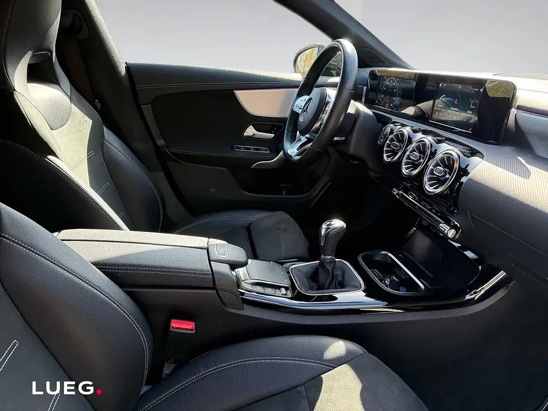 Mercedes-Benz CLA 180 - Thumbnail 8