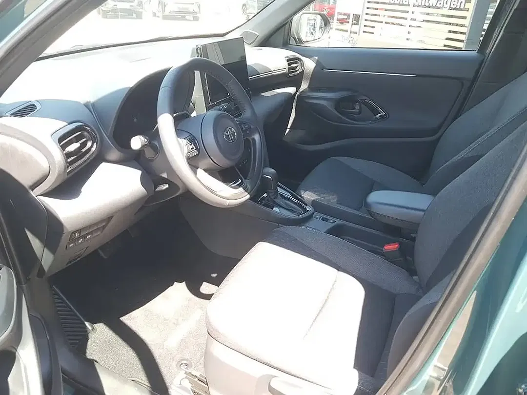 Toyota Yaris Cross - Thumbnail 11