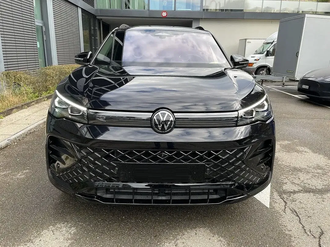 Volkswagen Tiguan - Thumbnail 11