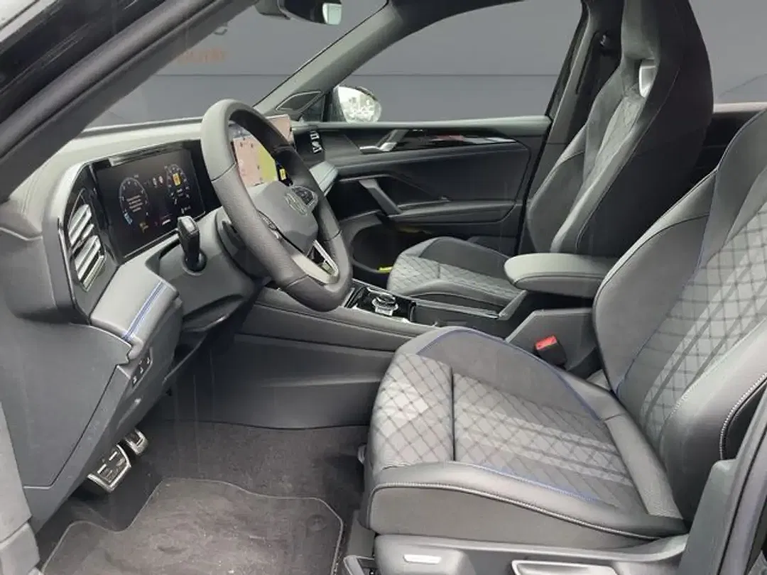 Volkswagen Tiguan - Thumbnail 8