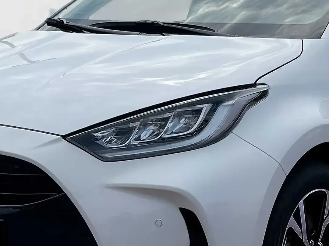 Toyota Yaris - Thumbnail 14