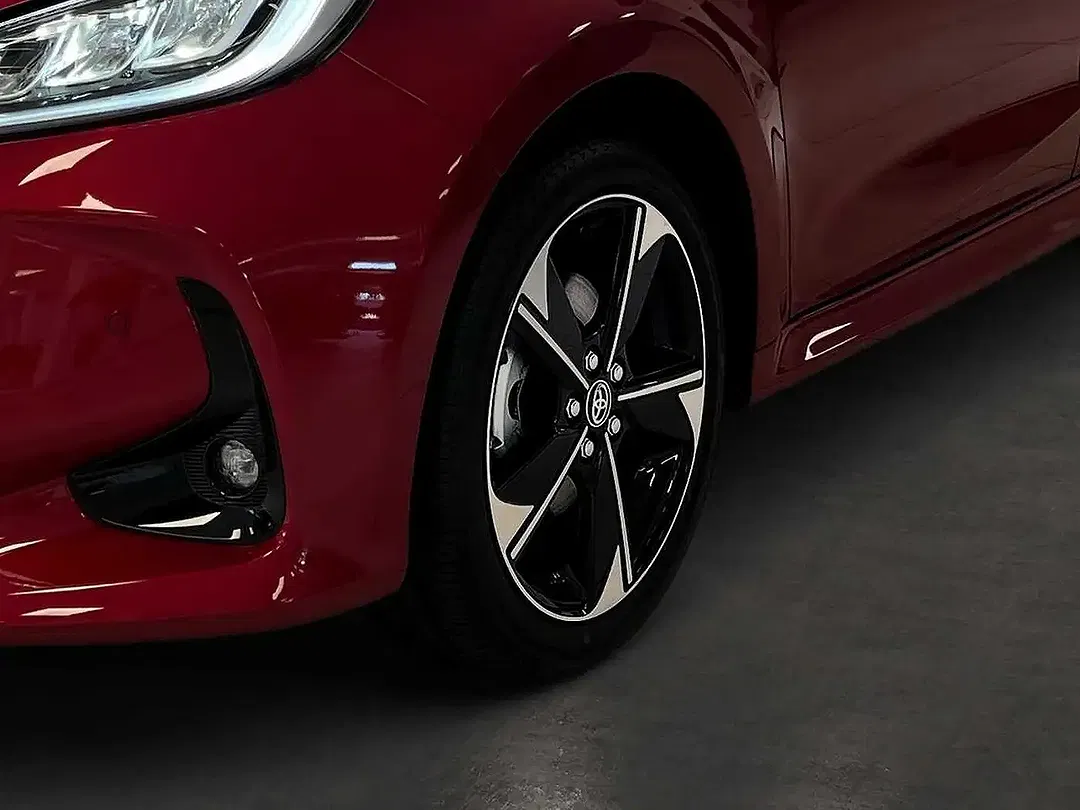 Toyota Yaris - Thumbnail 12